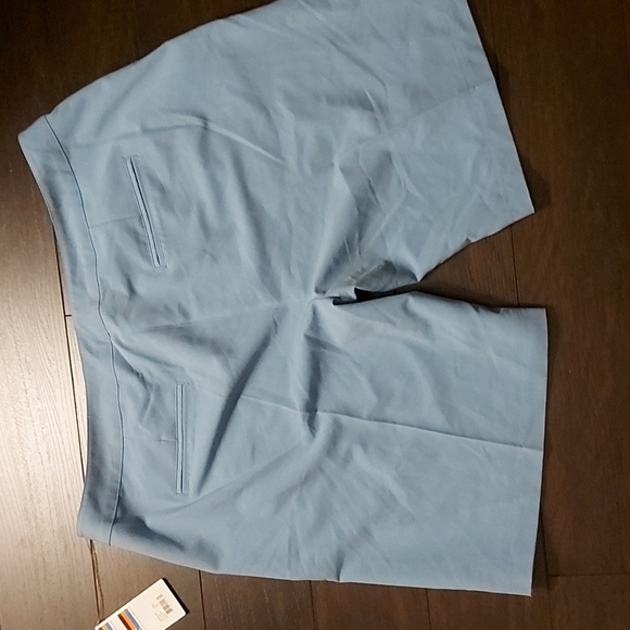 BNWT Golf Shorts - Picture 5 of 5